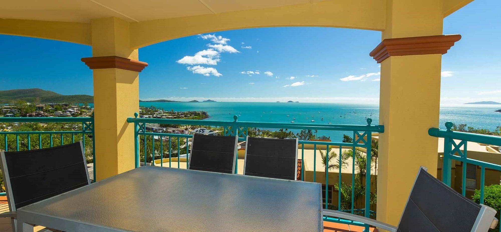 Toscana Village Resort Airlie Beach Exterior photo