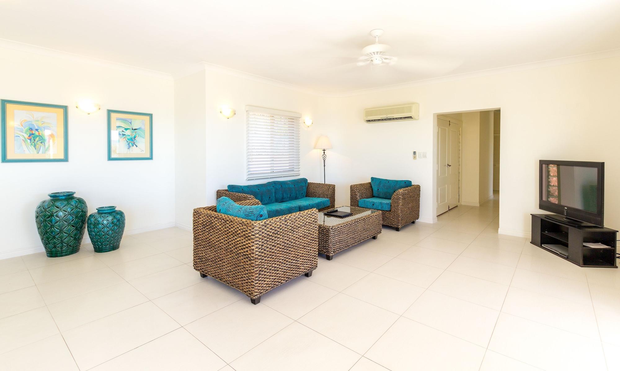 Toscana Village Resort Airlie Beach Exterior photo