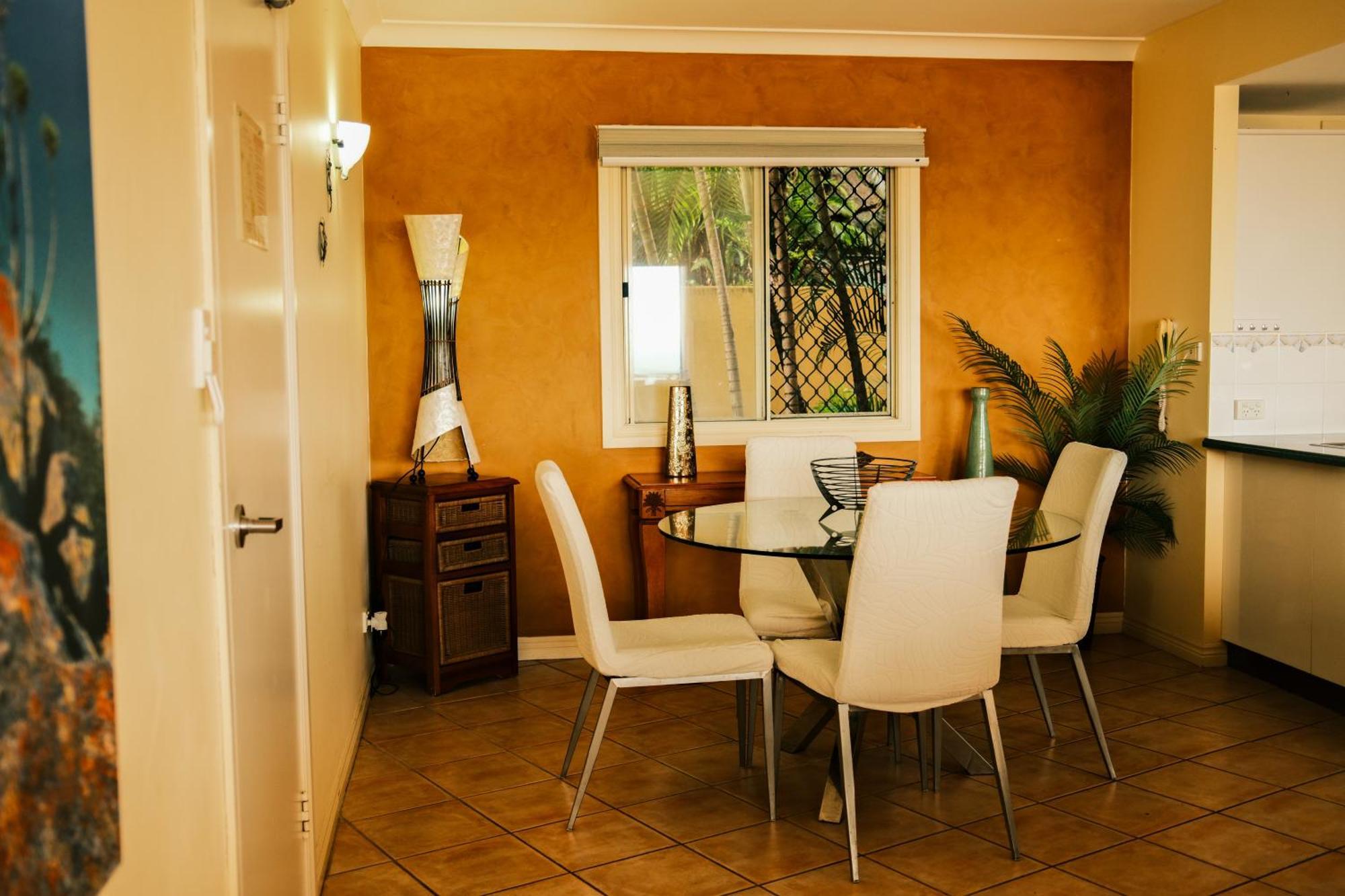 Toscana Village Resort Airlie Beach Exterior photo