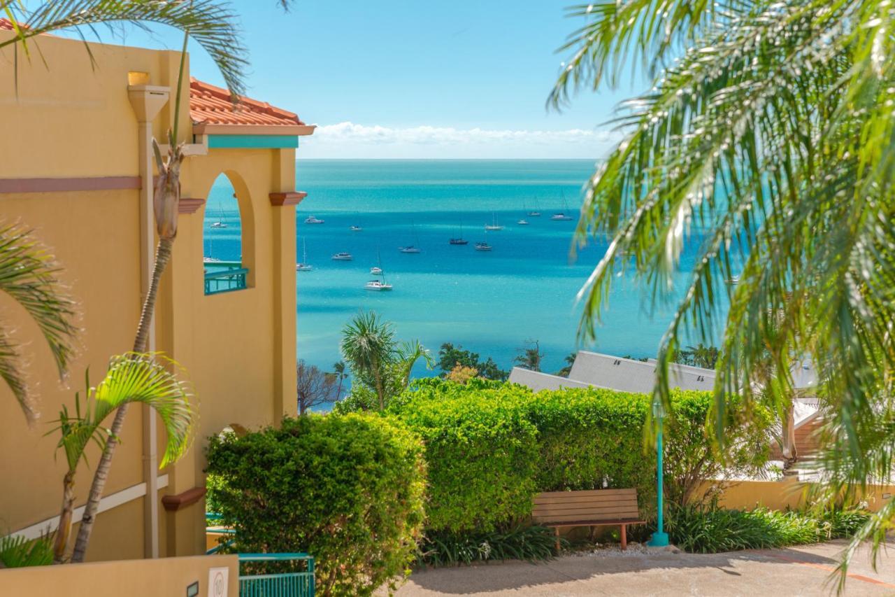 Toscana Village Resort Airlie Beach Exterior photo